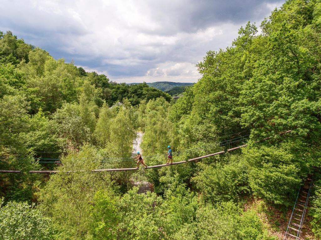 Landal Village L'Eau D'Heure Froid-Chapelle エクステリア 写真